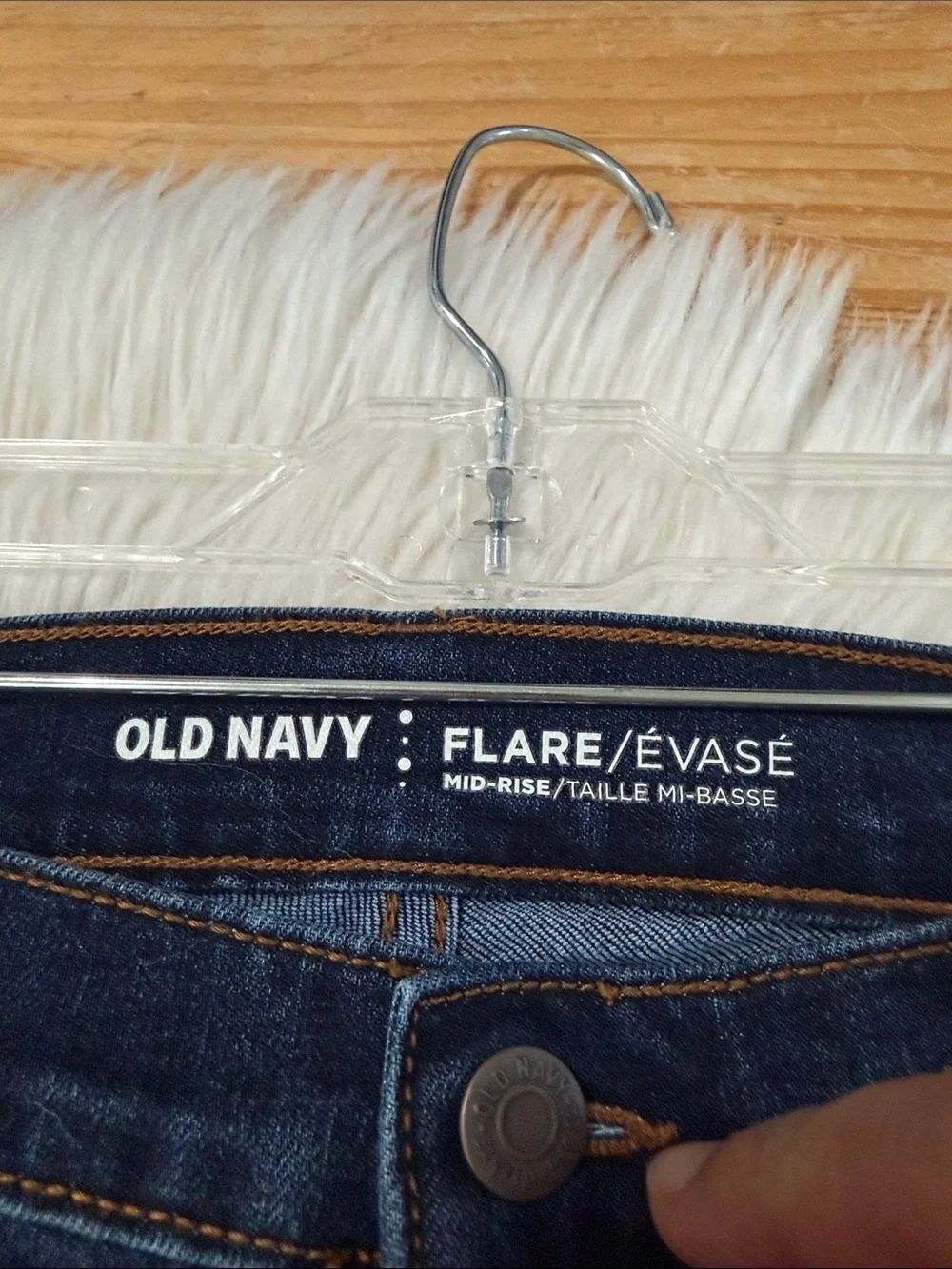 Old Navy Dark Blue Flared Crop Jeans Size 6 - Picture 5 of 10